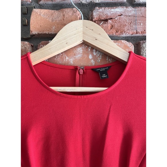 Red Fit & Flare Cocktail Dress 3/4 Sleeve Ponte Knit Women's 2P Ann Taylor - Picture 3 of 8